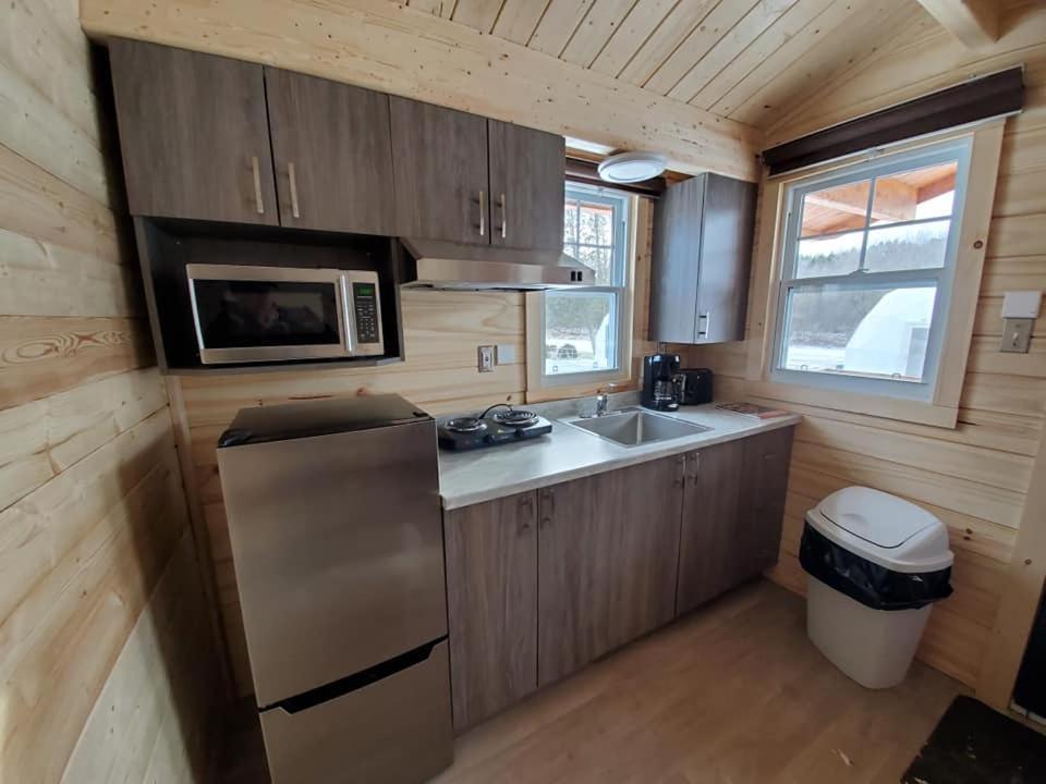 ביי - סאינטה - קתרין Les Chalets De La Colline Inc מראה חיצוני תמונה